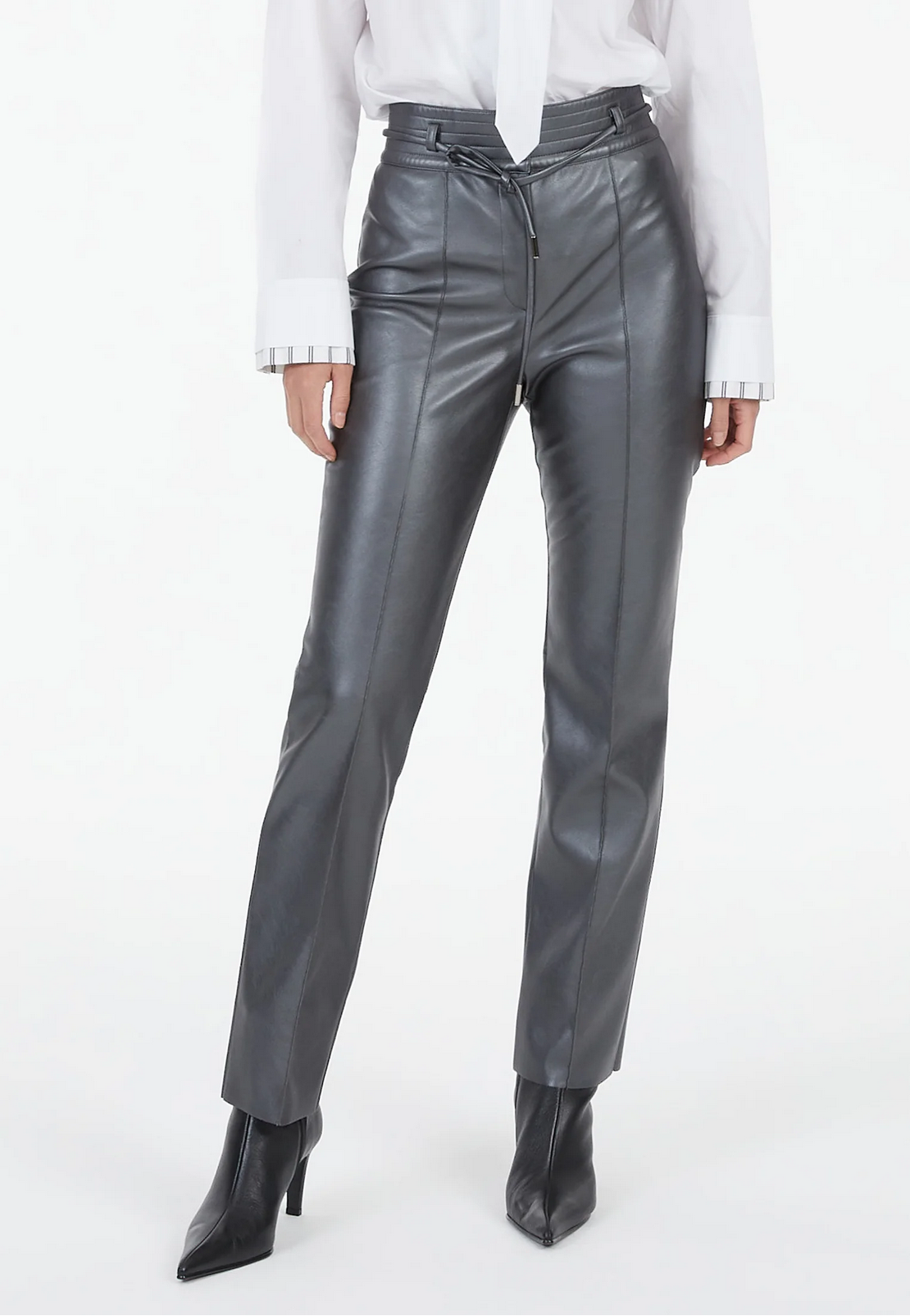 Hose aus veganem Leder