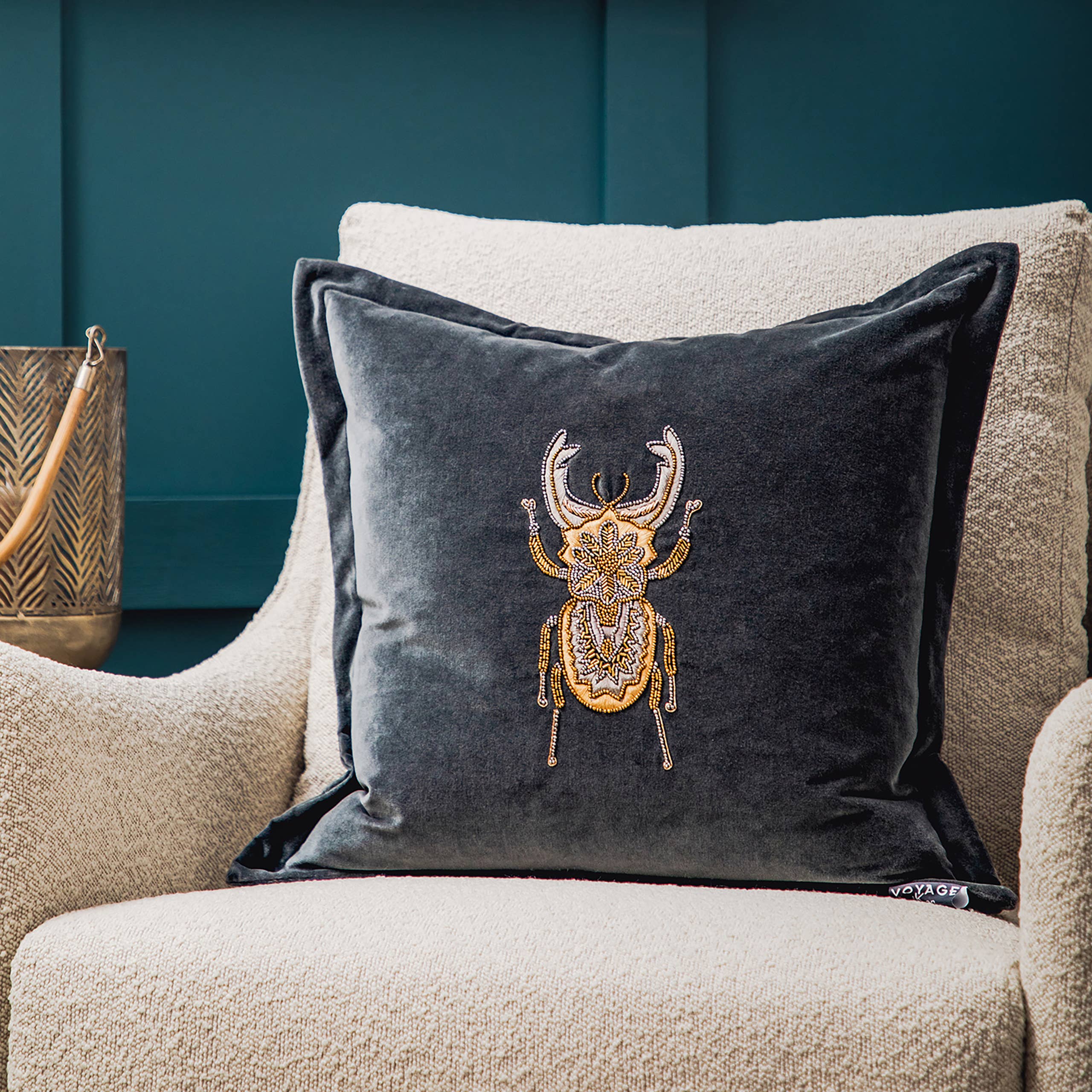 Kissen Bellatrix, bestickt, Schiefergrau